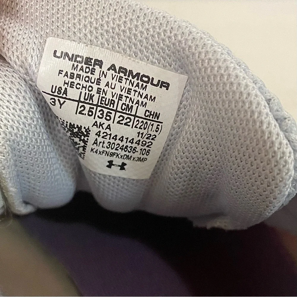 UNDER ARMOUR Assert Sneakers Halo Grey White Little Kid size 3